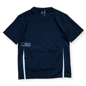 国内正規品★ adidas アディダス 背中 ポケット プリント 半袖 シャツ M Tシャツ 黒 ランニング マラソン トップス 3本線 陸上 ウェア