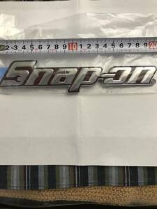 スナップオン Snap-on エンブレム (両面テープ ビスドメ可能)　工具箱　車に　正規品です！！！　ラスト一個　早い者勝ち