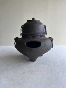 【骨董品】 茶道具 風炉釜 アンティーク 鉄製 茶釜 風炉 茶器 金属工芸 鉄釜