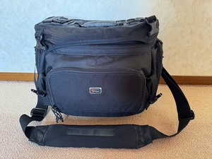 ☆★Lowepro ショルダーバッグ マグナム 200 AW★☆