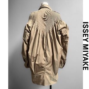 ISSEY MIYAKE FETE イッセイミヤケ プリーツ ボリュームコート アウター ジャケット L ベージュ系