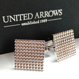 【uac489】UNITED ARROWS　ユナイテッドアローズ　カフス　カフリンクス　シルバー　正方形/スクエア　ピラミッドスタッズ　新品