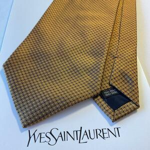 イヴサンローラン　YSL　ワイドネクタイ　新品定価￥35.200　無地系10　ラグジュアリー　色艶在る上品なネクタイ Yves Saint Laurent 