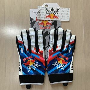 ★ アウトレット処分 KINI Red Bull キニ レッドブル ライディンググローブ M/9サイズ A40811-58