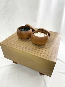 詳細不明 囲碁盤 碁石 セット 木製 脚付き 約45.5cm×42.5cm×17.5cm おもちゃ ゲーム 趣味 ホビー ジャンク カバー付き 31j-6-2