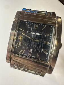 稼働品 バーバリー BU1551 BURBERRY 50M/165FEET デイト クォーツ 紺文字盤 ローマン メンズ腕時計