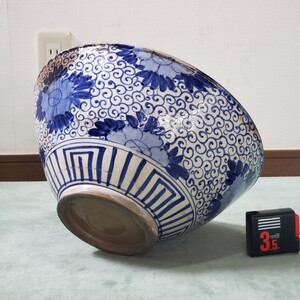 コレクション整理　直径35cm 唐草染付鉢 検索/ 甕 徳利 壺 骨董 古民家 古民具 茶道具 アンティーク インテリア コレクター c16/1063