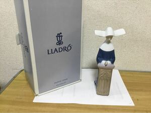 リヤドロ　5502 「シスターの祈り　瞑想」　　共箱入　中古品