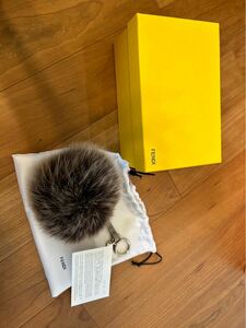 フェンディ　ファー キーホルダー FENDI☆美品