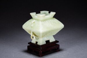 【清】某有名オークション買入 清時代物 中国伝来 和田白玉 饕餮紋蓋物 文物商店放出 唐木台座付 共箱 骨董品 古美術