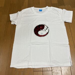 スパンコール付きTシャツ