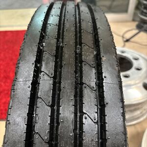 700R16 LT　未使用品　地山　YOKOHAMA　2017年　激安美品　　1本：8000円