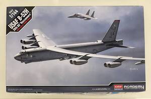 送料920円～ 希少 未使用 未組立品 完全新規金型 アカデミー 1/144 ボーイング B-52H ストラトフォートレス “バッカニアーズ” プラモデル