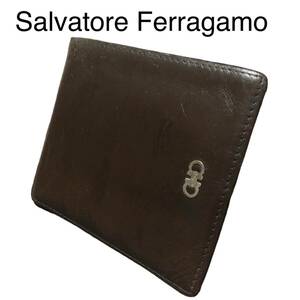 Salvatore Ferragamo サルヴァトーレフェラガモ　本革　レザー　二つ折り財布　ウォレット　ガンチーニ　小銭入れ カード入れ 