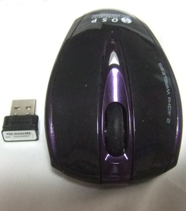 カウント切換え機能付きワイヤレスマウス(黒)。