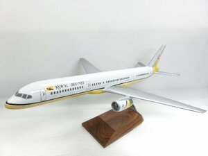 TYSON 1/100 ロイヤルブルネイ航空 ボーイング B757 デスクトップモデル (6592-6)