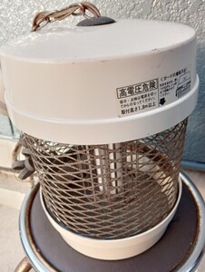 虫取り吊下高電圧器