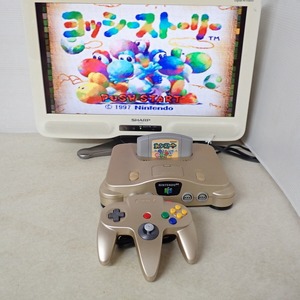 動作品 N64 ニンテンドウ64 本体 トイザらス限定 ゴールド +ヨッシーストーリー まとめてセット Nintendo 任天堂【DK；BO00AJ0499