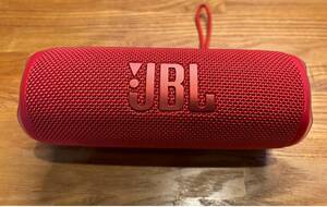 【美品】JBL FLIP6 Bluetoothスピーカー 2ウェイ・スピーカー構成/USB C充電/IP67防塵防水/パッシブラジエーター搭載/ポータブル レッド