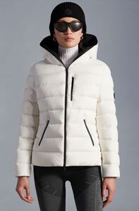 22AW モンクレール ラインロゴ ストレッチナイロン　ダウン ジャケット　ホワイト　国内正規品 レディース 　MONCLER　#A1