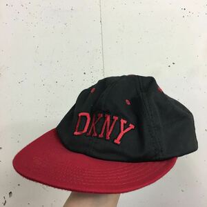 DKNY ダナキャラン USA製 キャップ 帽子 黒赤 