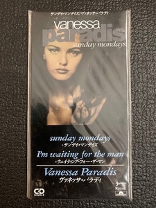 【貴重】ヴァネッサ・パラディ Vanessa Paradis - サンデイ・マンディズ(日本盤スナップパック8cm CDシングル)