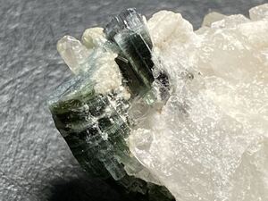 トルマリン　on Quartz 9.6g