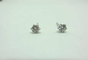 PT900ダイヤピアス（0.30ct）