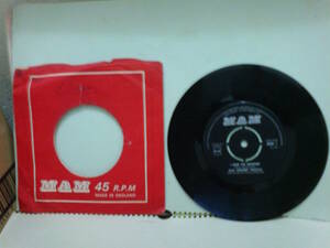 Dave Edmunds : I Hear You Knocking / Black Bill ; UK MAM 7 inch 45 with Label Sleeve// MAM 1