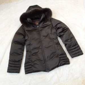 モンクレール、ファー付きジャケット、サイズ0、S、7号。MONCLER