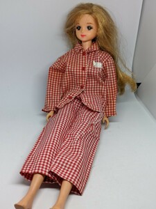 TAKARA タカラ ジェニー 着せ替え人形 人形 昭和レトロ 赤 チェック柄 パジャマ 寝巻き