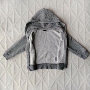 ベビーギャップ　babygap　ジップパーカー　グレー　男の子女の子　薄手のトレーナー生地　上着　18-24month 90cm パーカー