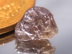 1.82ct 新品・カラーチェンジ天然べキリーガーネット原石 非加熱未処理　マダガスカルベキリー産