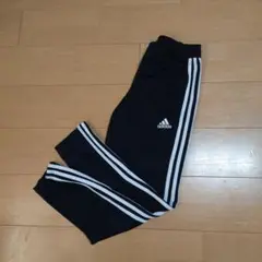 adidas ジャージパンツ