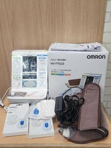 R61108　OMRON オムロン　電気治療器　HV-F9520　低周波　温熱治療　家庭用　元箱・説明書付き