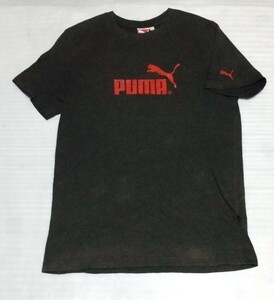 ☆PUMA.com サイズM 半袖Tシャツ FOREVER BETTER TEE スポーツ ライフ スタイル フアッション ティー ダークGLAYグレイ赤色レッド紅 プーマ