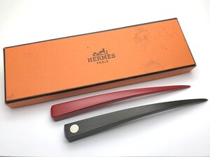 1000円スタート ヘアアクセサリー HERMES エルメス かんざし2本セット レッド/ブラウン ウッド 木目調 箱付き ブランド小物 12 L3043