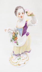 ☆希少☆特別価格☆ MEISSEN 置物 マイセン 庭師の子供たち エプロンに花を入れた少女 60317 西洋陶磁 ☆HK-0821.40