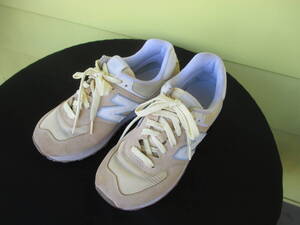 ★New Balance　23.5cm　ニューバランス　574 女性用　ENCAP 重さ230㌘×2 クリーム色＆薄いブルー　リサイクル品　現状品