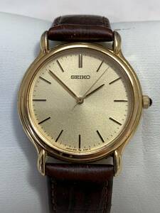 A451 腕時計　SEIKO/セイコー　5P31-6230 ラウンドケース型　ゴールド文字盤　レザーベルト　3針　クォーツ　フェイス約直径3.2㎝