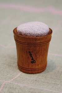 フランス手芸用品　サジュー　木製ピンクッション　ピンク【サジュー正規代理店　株式会社コフレ】