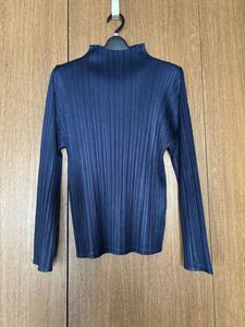 新品 未使用　PLEATS プリーズ加工 長袖カットソー