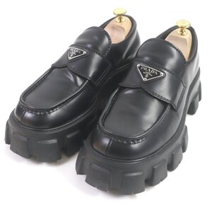 美品□PRADA プラダ 2DE129 モノリス トライアングルロゴ 三角プレート レザー ローファー ブラック 7.5 箱・保存袋付き イングランド製