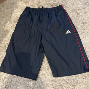 adidas 紺色のハーフパンツ M