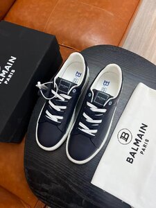 新品　BALMAIN　バルマン　メンズ　スニーカー　スポーツシューズ　39-44　サイズ選択可能