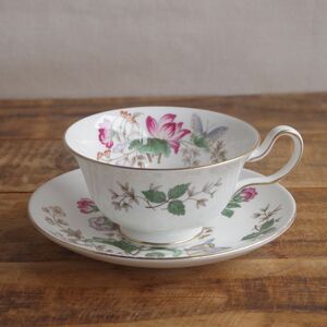 Wedgwood ウェッジウッド チャーンウッド ティーカップ ソーサー オリエンタル 花柄 蝶 #241008-1,2 Charnwood アンティーク ヴィンテージ