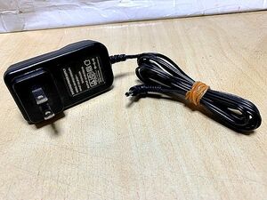 完動品　美品　ACアダブター　5V-1A