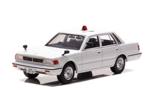 ★1/43 日産 セドリック YPY30改 1985 神奈川県警察高速道路交通警察隊車両 覆面 白 H7438502 レイズ