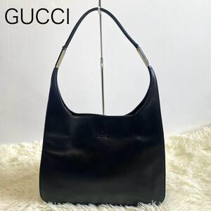 【GUCCI　グッチ】ワンショルダーバッグ レザー 黒 ロゴ 金具 ハーフムーン