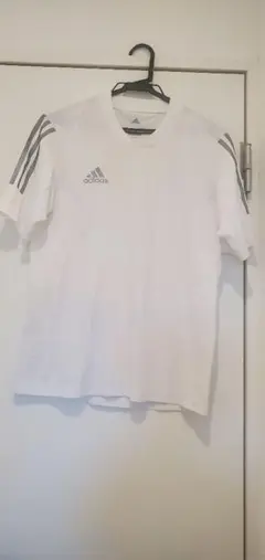 adidasTシャツ　Sサイズ